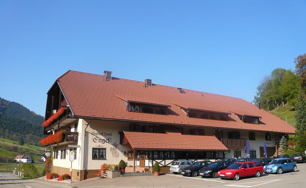 Gasthof Hotel Engel Simonswald Extérieur photo