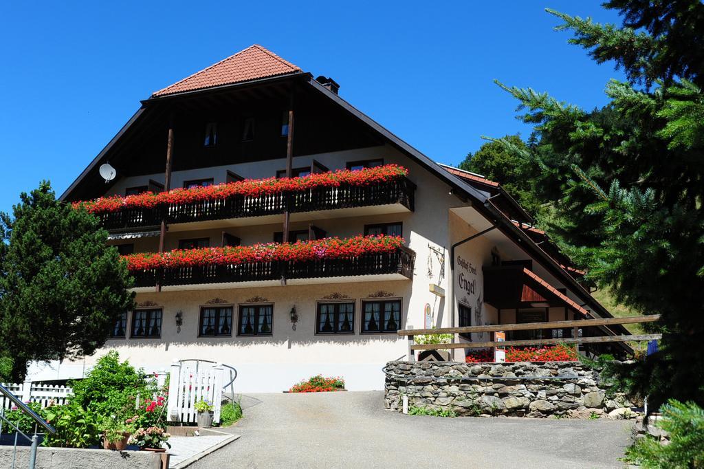 Gasthof Hotel Engel Simonswald Extérieur photo